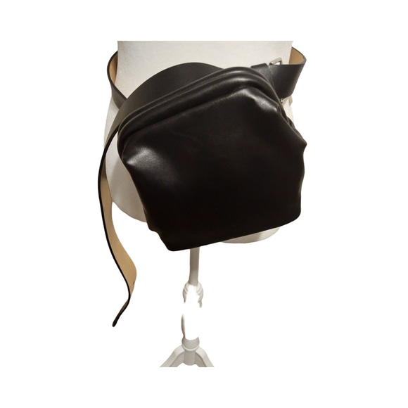 NWT Calvin Klein black fanny pack/belt bag size 3x - Picture 2 of 10
